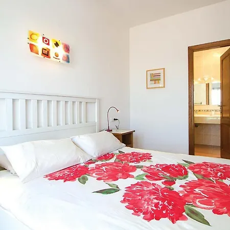 Playa Blanca Sleeps 6 Wifi *